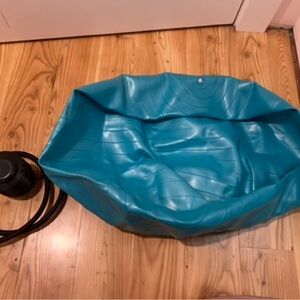 Pregnancy ball with pump